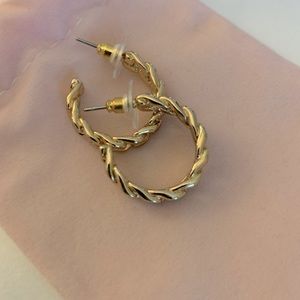 Gold rope hoop earrings